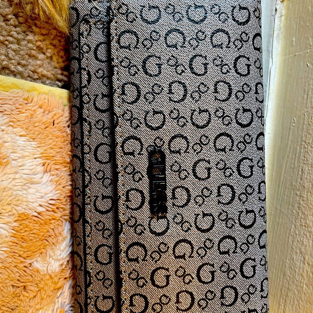 Guess wallet